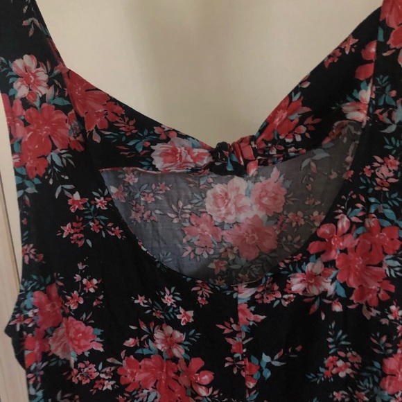 Torrid 3 black & colorful floral tank top - Picture 2 of 4